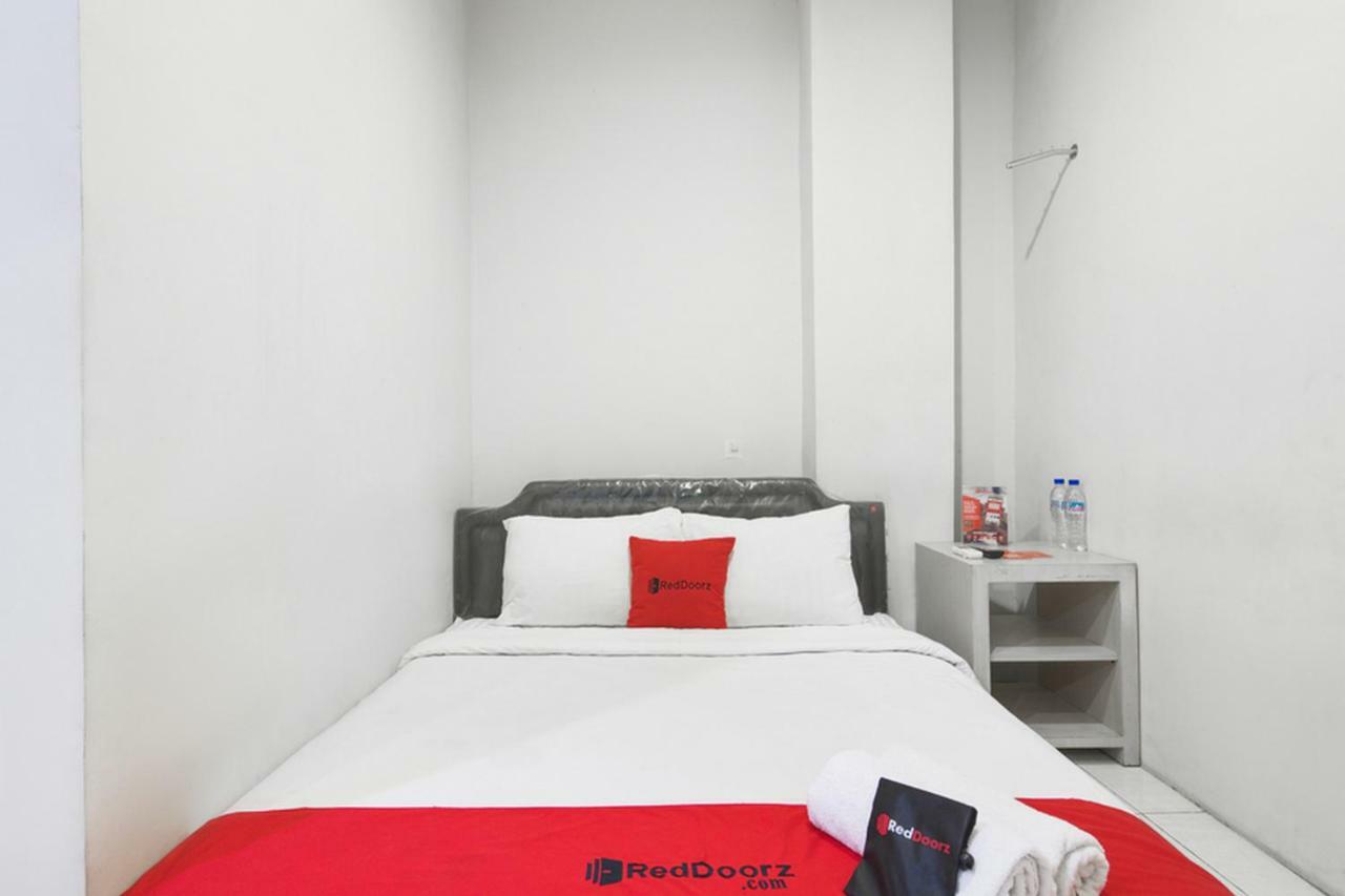 Reddoorz At Siwalankerto Surabaya Ξενοδοχείο Εξωτερικό φωτογραφία